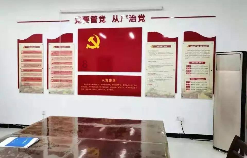 救援男孩与狗
