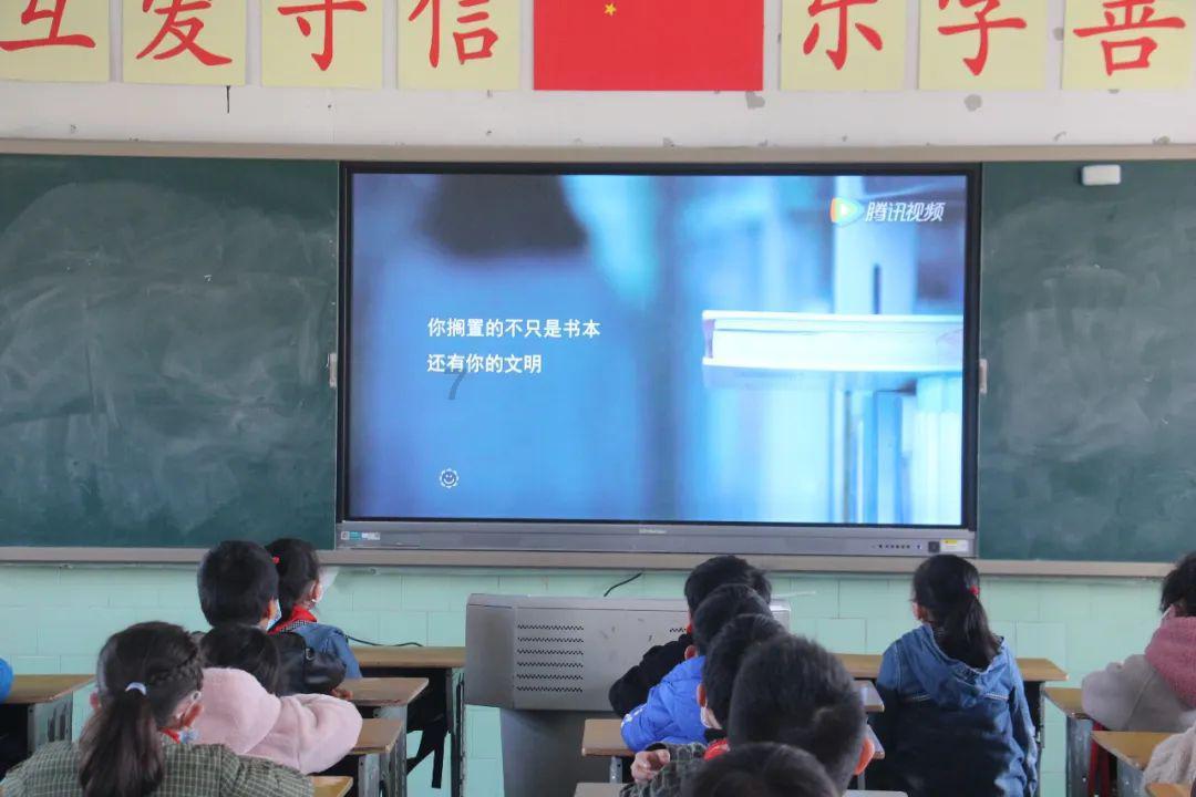 为何黎民为百姓?缘于招聘渠道不同